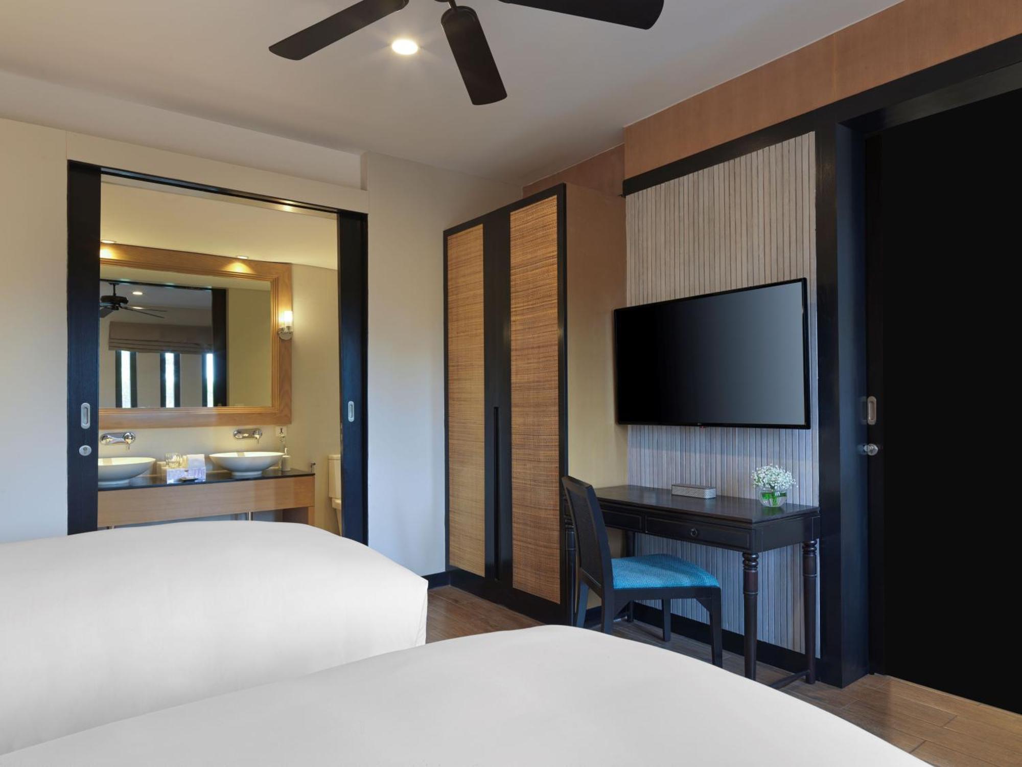 Avani Plus Mai Khao Phuket Suites Extérieur photo